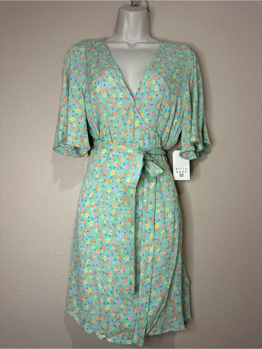 BILLABONG “All For You 2” Spearmint Floral Wrap Midi Dress, Size L, NWT